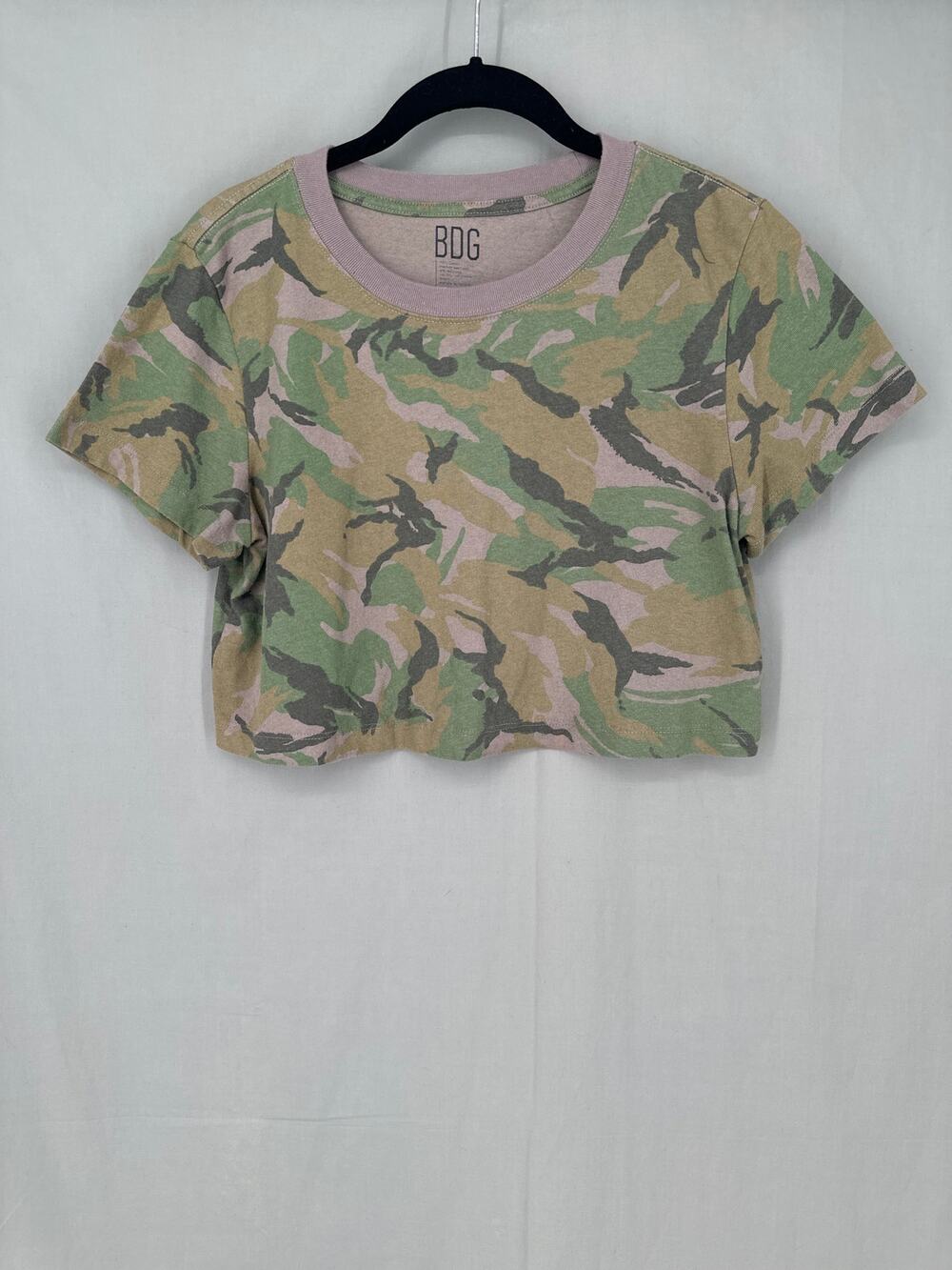 BDG Urban Outfitters Top Womens Small Green Camo Crop Tee Short Sleeve
